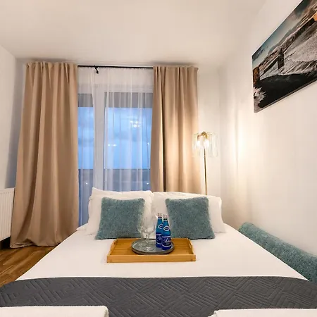 Lazurowe Wybrzeze Langiewicza 37, Centrum Apartment